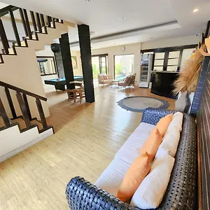 Отель Kent House ***